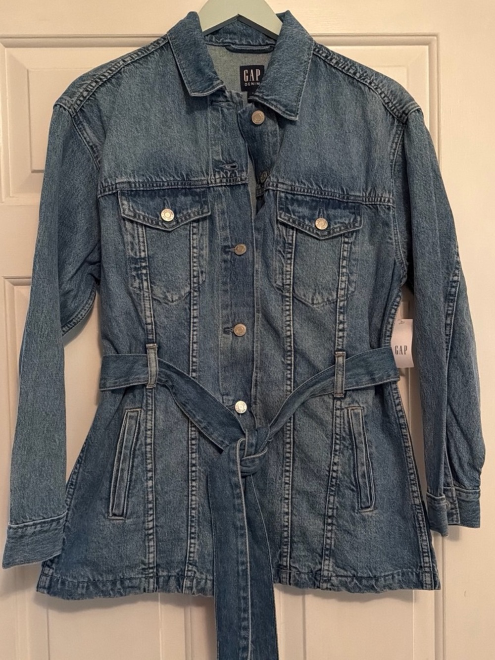GAP Women's Medium Blue Denim Belted Trucker Jacket